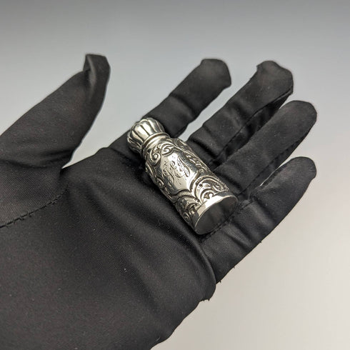 1881年 英国アンティーク 純銀 浮彫彫刻 携帯用香水瓶